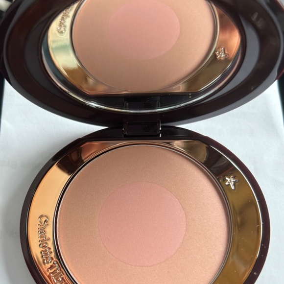 Charlotte Tilbury Cheek to Chic First Love - Picture 2 of 5